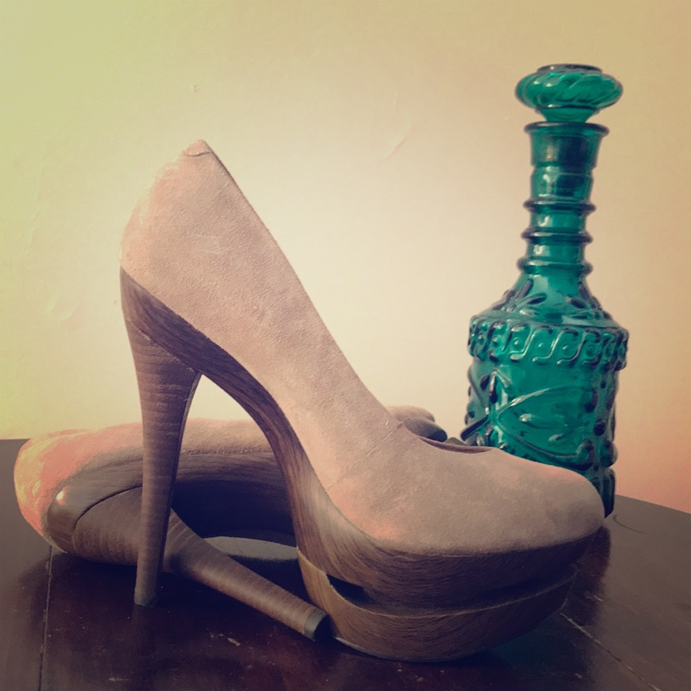 Jessica Simpson Suede Pump